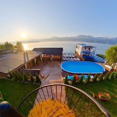 Hotel Mustaciosul Dunarii Ieşelniţa Exteriér fotografie