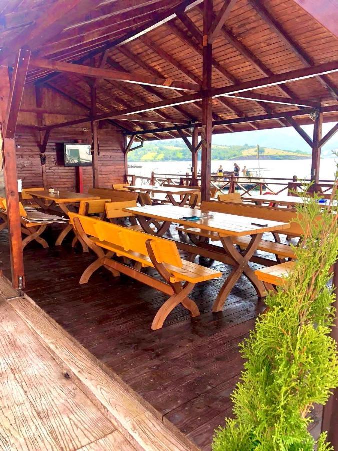 Hotel Mustaciosul Dunarii Ieşelniţa Exteriér fotografie
