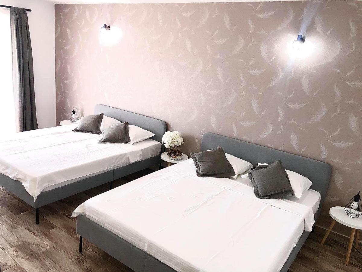 Hotel Mustaciosul Dunarii Ieşelniţa Exteriér fotografie