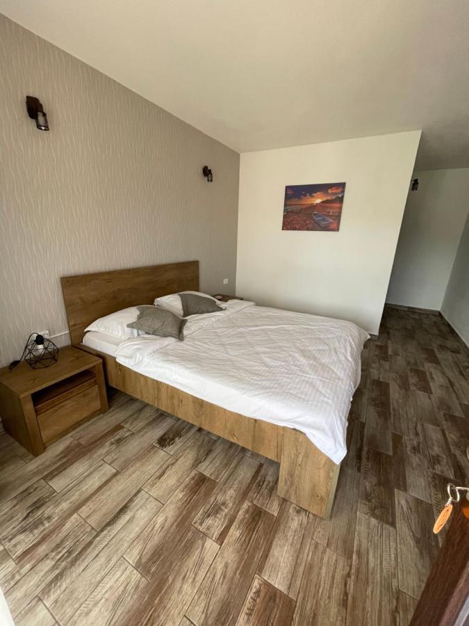 Hotel Mustaciosul Dunarii Ieşelniţa Exteriér fotografie