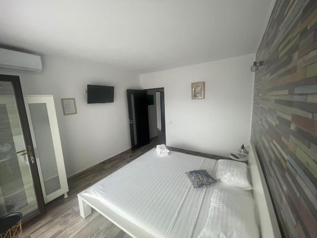 Hotel Mustaciosul Dunarii Ieşelniţa Exteriér fotografie