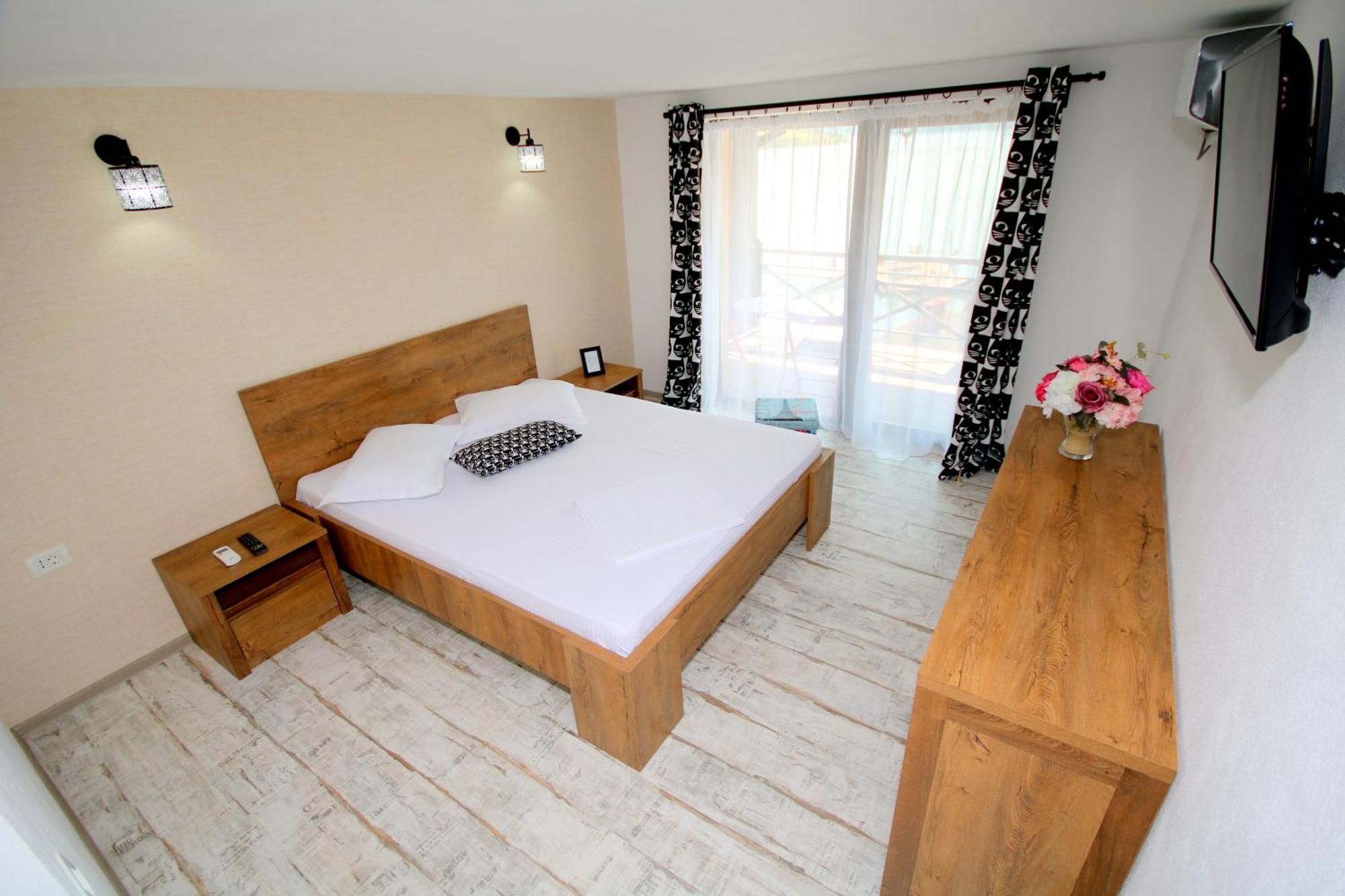 Hotel Mustaciosul Dunarii Ieşelniţa Exteriér fotografie