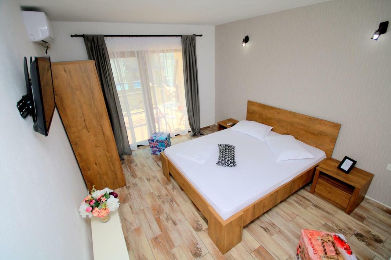 Hotel Mustaciosul Dunarii Ieşelniţa Exteriér fotografie